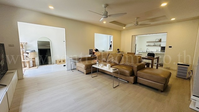 ประกาศฟรี! ซื้อ-ขาย-เช่า คอนโด บ้าน ทาวน์โฮม ที่ดิน และพื้นที่เชิงพาณิชย์ทั่วประเทศไทย ทุกทำเล ทุกงบประมาณ ไม่มีค่าใช้จ่าย ลงง่าย ขายไว เข้าถึงผู้ซื้อโดยตรง 3 291103pic2.jpg