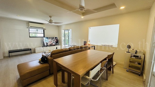 ประกาศฟรี! ซื้อ-ขาย-เช่า คอนโด บ้าน ทาวน์โฮม ที่ดิน และพื้นที่เชิงพาณิชย์ทั่วประเทศไทย ทุกทำเล ทุกงบประมาณ ไม่มีค่าใช้จ่าย ลงง่าย ขายไว เข้าถึงผู้ซื้อโดยตรง 5 291103pic4.jpg