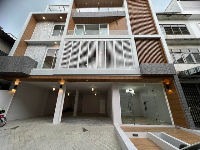 ประกาศฟรี! ซื้อ-ขาย-เช่า คอนโด บ้าน ทาวน์โฮม ที่ดิน และพื้นที่เชิงพาณิชย์ทั่วประเทศไทย ทุกทำเล ทุกงบประมาณ ไม่มีค่าใช้จ่าย ลงง่าย ขายไว เข้าถึงผู้ซื้อโดยตรง 2 504874pic1.jpg