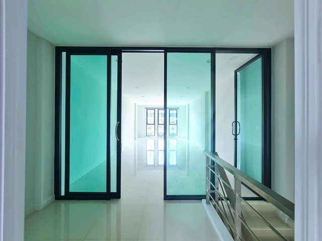 ประกาศฟรี! ซื้อ-ขาย-เช่า คอนโด บ้าน ทาวน์โฮม ที่ดิน และพื้นที่เชิงพาณิชย์ทั่วประเทศไทย ทุกทำเล ทุกงบประมาณ ไม่มีค่าใช้จ่าย ลงง่าย ขายไว เข้าถึงผู้ซื้อโดยตรง 4 235078pic3.jpg