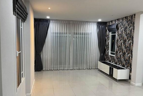 ประกาศฟรี! ซื้อ-ขาย-เช่า คอนโด บ้าน ทาวน์โฮม ที่ดิน และพื้นที่เชิงพาณิชย์ทั่วประเทศไทย ทุกทำเล ทุกงบประมาณ ไม่มีค่าใช้จ่าย ลงง่าย ขายไว เข้าถึงผู้ซื้อโดยตรง 5 273317pic4.jpg