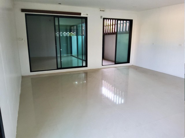 ประกาศฟรี! ซื้อ-ขาย-เช่า คอนโด บ้าน ทาวน์โฮม ที่ดิน และพื้นที่เชิงพาณิชย์ทั่วประเทศไทย ทุกทำเล ทุกงบประมาณ ไม่มีค่าใช้จ่าย ลงง่าย ขายไว เข้าถึงผู้ซื้อโดยตรง 5 231729pic4.jpg