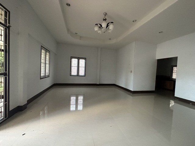 ประกาศฟรี! ซื้อ-ขาย-เช่า คอนโด บ้าน ทาวน์โฮม ที่ดิน และพื้นที่เชิงพาณิชย์ทั่วประเทศไทย ทุกทำเล ทุกงบประมาณ ไม่มีค่าใช้จ่าย ลงง่าย ขายไว เข้าถึงผู้ซื้อโดยตรง 5 231519pic4.jpg