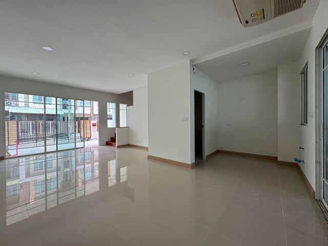 ประกาศฟรี! ซื้อ-ขาย-เช่า คอนโด บ้าน ทาวน์โฮม ที่ดิน และพื้นที่เชิงพาณิชย์ทั่วประเทศไทย ทุกทำเล ทุกงบประมาณ ไม่มีค่าใช้จ่าย ลงง่าย ขายไว เข้าถึงผู้ซื้อโดยตรง 3 235297pic2.jpg