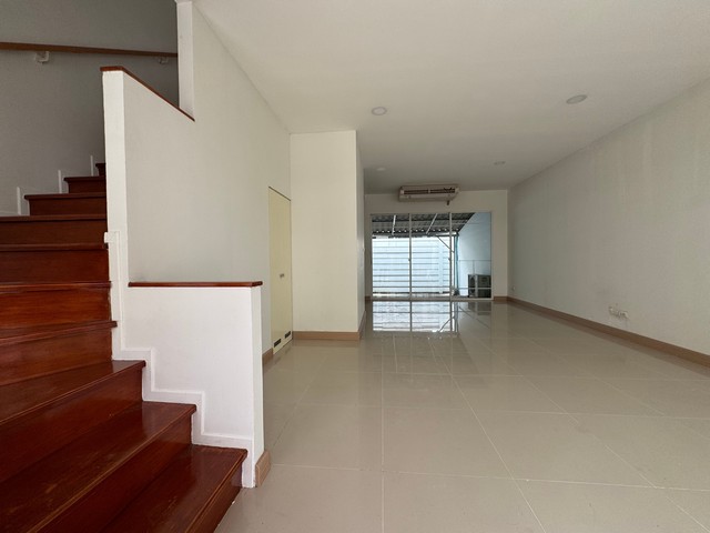 ประกาศฟรี! ซื้อ-ขาย-เช่า คอนโด บ้าน ทาวน์โฮม ที่ดิน และพื้นที่เชิงพาณิชย์ทั่วประเทศไทย ทุกทำเล ทุกงบประมาณ ไม่มีค่าใช้จ่าย ลงง่าย ขายไว เข้าถึงผู้ซื้อโดยตรง 4 235297pic3.jpg