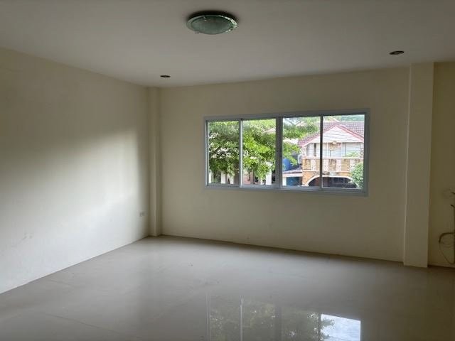 ประกาศฟรี! ซื้อ-ขาย-เช่า คอนโด บ้าน ทาวน์โฮม ที่ดิน และพื้นที่เชิงพาณิชย์ทั่วประเทศไทย ทุกทำเล ทุกงบประมาณ ไม่มีค่าใช้จ่าย ลงง่าย ขายไว เข้าถึงผู้ซื้อโดยตรง 4 232852pic3.jpg