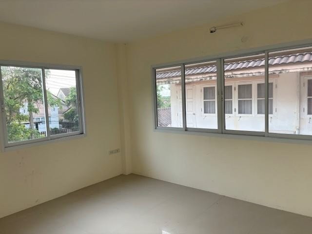 ประกาศฟรี! ซื้อ-ขาย-เช่า คอนโด บ้าน ทาวน์โฮม ที่ดิน และพื้นที่เชิงพาณิชย์ทั่วประเทศไทย ทุกทำเล ทุกงบประมาณ ไม่มีค่าใช้จ่าย ลงง่าย ขายไว เข้าถึงผู้ซื้อโดยตรง 5 232852pic4.jpg