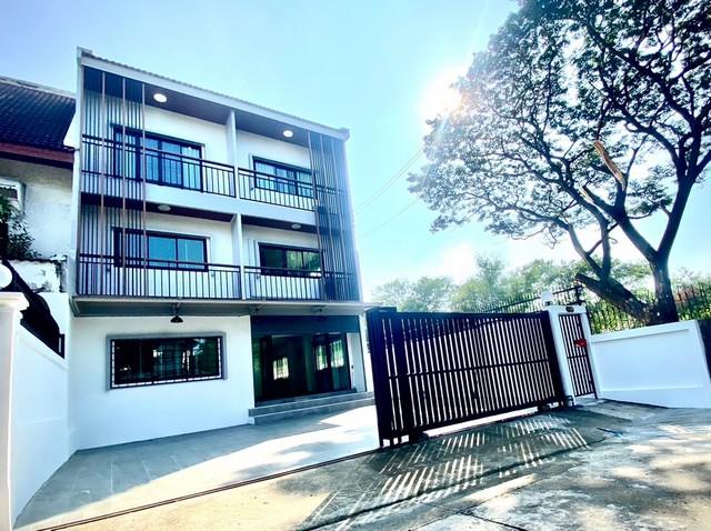 ประกาศฟรี! ซื้อ-ขาย-เช่า คอนโด บ้าน ทาวน์โฮม ที่ดิน และพื้นที่เชิงพาณิชย์ทั่วประเทศไทย ทุกทำเล ทุกงบประมาณ ไม่มีค่าใช้จ่าย ลงง่าย ขายไว เข้าถึงผู้ซื้อโดยตรง 2 505087pic1.jpg