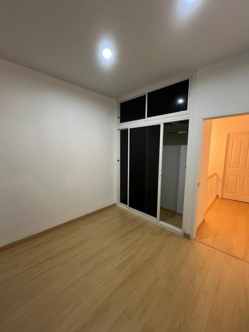 ประกาศฟรี! ซื้อ-ขาย-เช่า คอนโด บ้าน ทาวน์โฮม ที่ดิน และพื้นที่เชิงพาณิชย์ทั่วประเทศไทย ทุกทำเล ทุกงบประมาณ ไม่มีค่าใช้จ่าย ลงง่าย ขายไว เข้าถึงผู้ซื้อโดยตรง 5 505086pic4.jpg