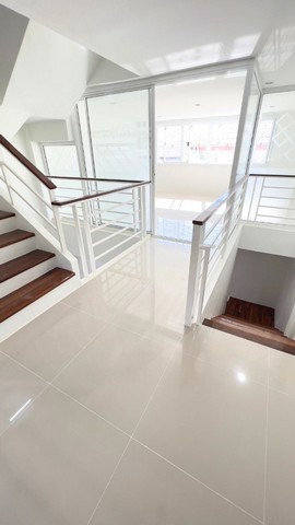 ประกาศฟรี! ซื้อ-ขาย-เช่า คอนโด บ้าน ทาวน์โฮม ที่ดิน และพื้นที่เชิงพาณิชย์ทั่วประเทศไทย ทุกทำเล ทุกงบประมาณ ไม่มีค่าใช้จ่าย ลงง่าย ขายไว เข้าถึงผู้ซื้อโดยตรง 5 504516pic4.jpg