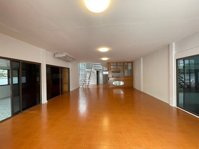 ประกาศฟรี! ซื้อ-ขาย-เช่า คอนโด บ้าน ทาวน์โฮม ที่ดิน และพื้นที่เชิงพาณิชย์ทั่วประเทศไทย ทุกทำเล ทุกงบประมาณ ไม่มีค่าใช้จ่าย ลงง่าย ขายไว เข้าถึงผู้ซื้อโดยตรง 5 308107pic4.jpg