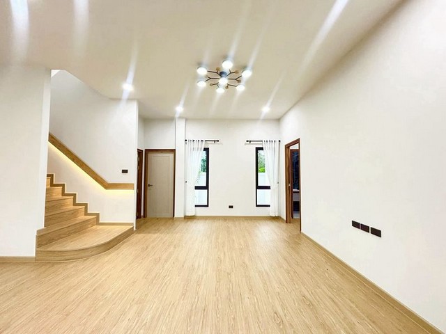 ประกาศฟรี! ซื้อ-ขาย-เช่า คอนโด บ้าน ทาวน์โฮม ที่ดิน และพื้นที่เชิงพาณิชย์ทั่วประเทศไทย ทุกทำเล ทุกงบประมาณ ไม่มีค่าใช้จ่าย ลงง่าย ขายไว เข้าถึงผู้ซื้อโดยตรง 4 235650pic3.jpg