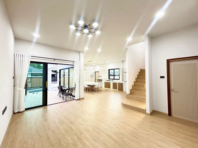 ประกาศฟรี! ซื้อ-ขาย-เช่า คอนโด บ้าน ทาวน์โฮม ที่ดิน และพื้นที่เชิงพาณิชย์ทั่วประเทศไทย ทุกทำเล ทุกงบประมาณ ไม่มีค่าใช้จ่าย ลงง่าย ขายไว เข้าถึงผู้ซื้อโดยตรง 5 235650pic4.jpg