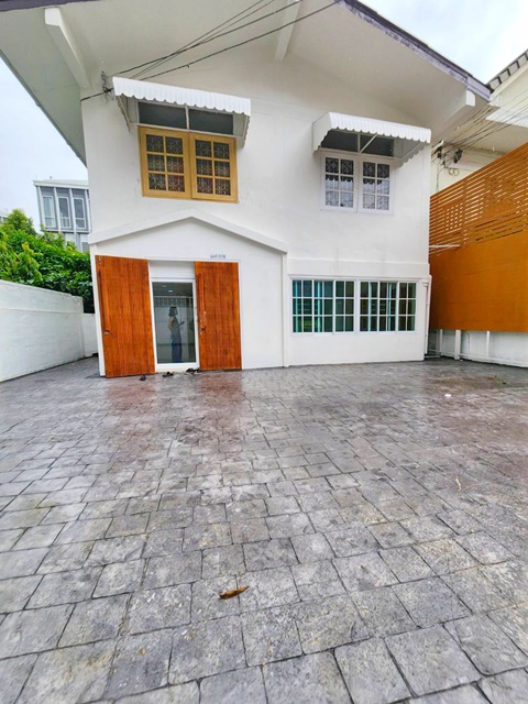 ประกาศฟรี! ซื้อ-ขาย-เช่า คอนโด บ้าน ทาวน์โฮม ที่ดิน และพื้นที่เชิงพาณิชย์ทั่วประเทศไทย ทุกทำเล ทุกงบประมาณ ไม่มีค่าใช้จ่าย ลงง่าย ขายไว เข้าถึงผู้ซื้อโดยตรง 2 308122pic1.jpg