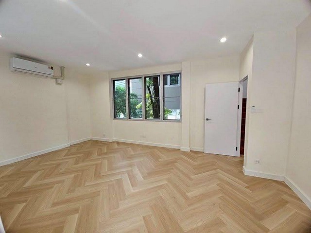 ประกาศฟรี! ซื้อ-ขาย-เช่า คอนโด บ้าน ทาวน์โฮม ที่ดิน และพื้นที่เชิงพาณิชย์ทั่วประเทศไทย ทุกทำเล ทุกงบประมาณ ไม่มีค่าใช้จ่าย ลงง่าย ขายไว เข้าถึงผู้ซื้อโดยตรง 4 308171pic3.jpg