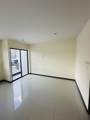 ประกาศฟรี! ซื้อ-ขาย-เช่า คอนโด บ้าน ทาวน์โฮม ที่ดิน และพื้นที่เชิงพาณิชย์ทั่วประเทศไทย ทุกทำเล ทุกงบประมาณ ไม่มีค่าใช้จ่าย ลงง่าย ขายไว เข้าถึงผู้ซื้อโดยตรง 5 235160pic4.jpg