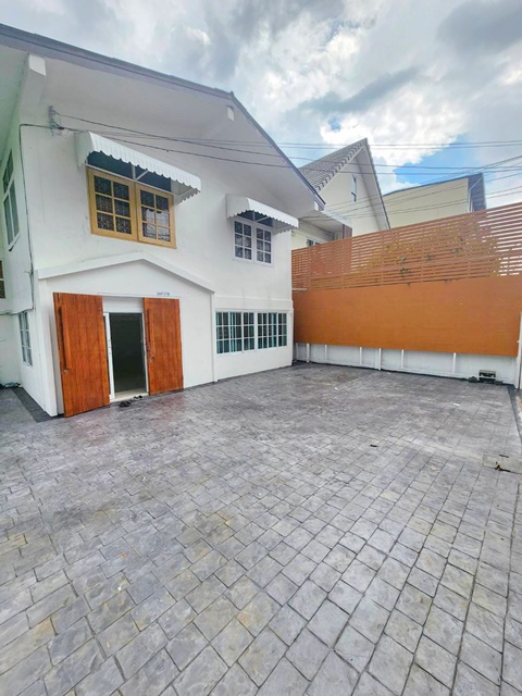 ประกาศฟรี! ซื้อ-ขาย-เช่า คอนโด บ้าน ทาวน์โฮม ที่ดิน และพื้นที่เชิงพาณิชย์ทั่วประเทศไทย ทุกทำเล ทุกงบประมาณ ไม่มีค่าใช้จ่าย ลงง่าย ขายไว เข้าถึงผู้ซื้อโดยตรง 3 235635pic2.jpg