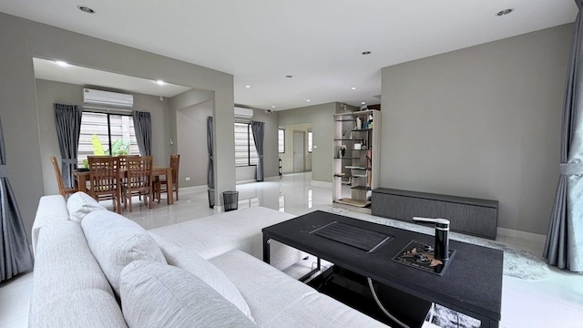 ประกาศฟรี! ซื้อ-ขาย-เช่า คอนโด บ้าน ทาวน์โฮม ที่ดิน และพื้นที่เชิงพาณิชย์ทั่วประเทศไทย ทุกทำเล ทุกงบประมาณ ไม่มีค่าใช้จ่าย ลงง่าย ขายไว เข้าถึงผู้ซื้อโดยตรง 4 504806pic3.jpg