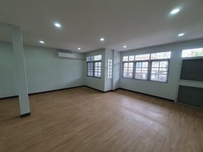 ประกาศฟรี! ซื้อ-ขาย-เช่า คอนโด บ้าน ทาวน์โฮม ที่ดิน และพื้นที่เชิงพาณิชย์ทั่วประเทศไทย ทุกทำเล ทุกงบประมาณ ไม่มีค่าใช้จ่าย ลงง่าย ขายไว เข้าถึงผู้ซื้อโดยตรง 5 504805pic4.jpg