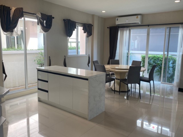 ประกาศฟรี! ซื้อ-ขาย-เช่า คอนโด บ้าน ทาวน์โฮม ที่ดิน และพื้นที่เชิงพาณิชย์ทั่วประเทศไทย ทุกทำเล ทุกงบประมาณ ไม่มีค่าใช้จ่าย ลงง่าย ขายไว เข้าถึงผู้ซื้อโดยตรง 5 308290pic4.jpg