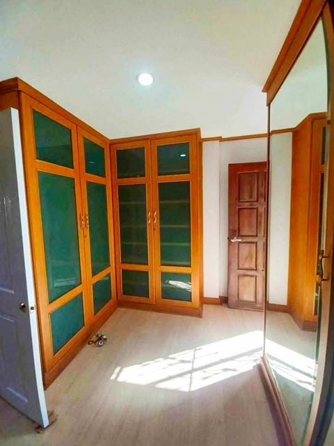 ประกาศฟรี! ซื้อ-ขาย-เช่า คอนโด บ้าน ทาวน์โฮม ที่ดิน และพื้นที่เชิงพาณิชย์ทั่วประเทศไทย ทุกทำเล ทุกงบประมาณ ไม่มีค่าใช้จ่าย ลงง่าย ขายไว เข้าถึงผู้ซื้อโดยตรง 4 308414pic3.jpg