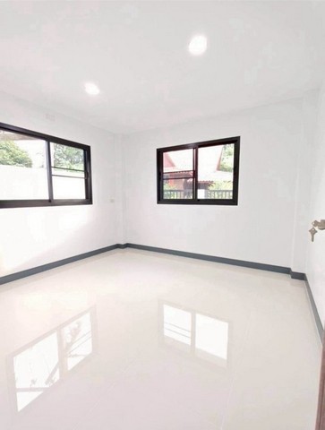 ประกาศฟรี! ซื้อ-ขาย-เช่า คอนโด บ้าน ทาวน์โฮม ที่ดิน และพื้นที่เชิงพาณิชย์ทั่วประเทศไทย ทุกทำเล ทุกงบประมาณ ไม่มีค่าใช้จ่าย ลงง่าย ขายไว เข้าถึงผู้ซื้อโดยตรง 5 236673pic4.jpg