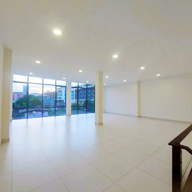 ประกาศฟรี! ซื้อ-ขาย-เช่า คอนโด บ้าน ทาวน์โฮม ที่ดิน และพื้นที่เชิงพาณิชย์ทั่วประเทศไทย ทุกทำเล ทุกงบประมาณ ไม่มีค่าใช้จ่าย ลงง่าย ขายไว เข้าถึงผู้ซื้อโดยตรง 5 308622pic4.jpg