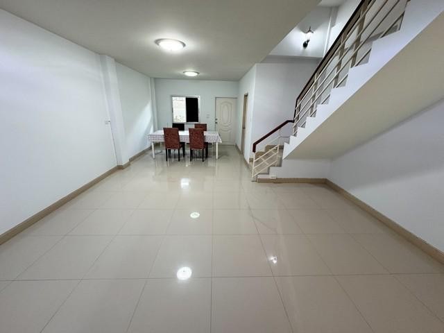 ประกาศฟรี! ซื้อ-ขาย-เช่า คอนโด บ้าน ทาวน์โฮม ที่ดิน และพื้นที่เชิงพาณิชย์ทั่วประเทศไทย ทุกทำเล ทุกงบประมาณ ไม่มีค่าใช้จ่าย ลงง่าย ขายไว เข้าถึงผู้ซื้อโดยตรง 3 505327pic2.jpg