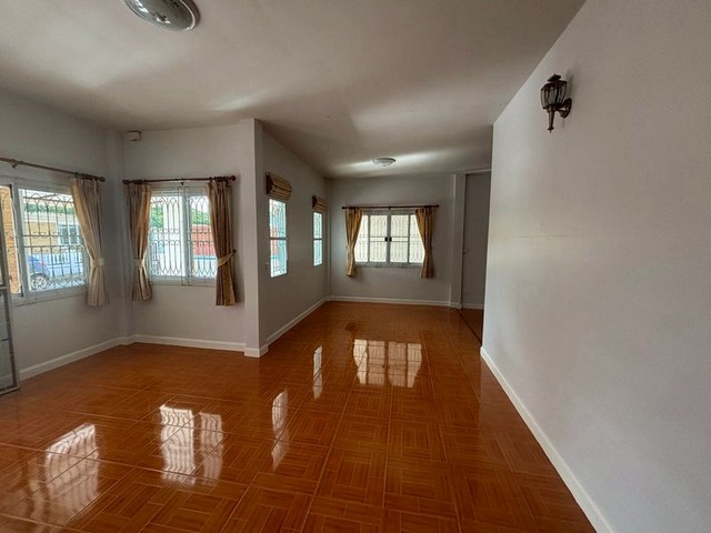 ประกาศฟรี! ซื้อ-ขาย-เช่า คอนโด บ้าน ทาวน์โฮม ที่ดิน และพื้นที่เชิงพาณิชย์ทั่วประเทศไทย ทุกทำเล ทุกงบประมาณ ไม่มีค่าใช้จ่าย ลงง่าย ขายไว เข้าถึงผู้ซื้อโดยตรง 5 236795pic4.jpg