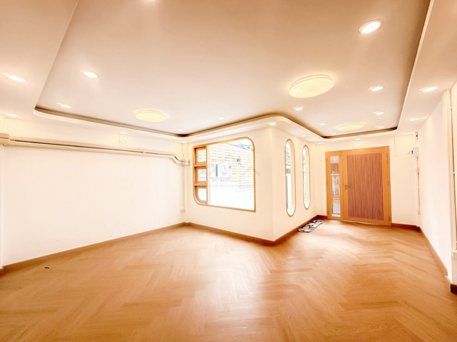 ประกาศฟรี! ซื้อ-ขาย-เช่า คอนโด บ้าน ทาวน์โฮม ที่ดิน และพื้นที่เชิงพาณิชย์ทั่วประเทศไทย ทุกทำเล ทุกงบประมาณ ไม่มีค่าใช้จ่าย ลงง่าย ขายไว เข้าถึงผู้ซื้อโดยตรง 4 505546pic3.jpg