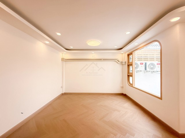 ประกาศฟรี! ซื้อ-ขาย-เช่า คอนโด บ้าน ทาวน์โฮม ที่ดิน และพื้นที่เชิงพาณิชย์ทั่วประเทศไทย ทุกทำเล ทุกงบประมาณ ไม่มีค่าใช้จ่าย ลงง่าย ขายไว เข้าถึงผู้ซื้อโดยตรง 5 505546pic4.jpg