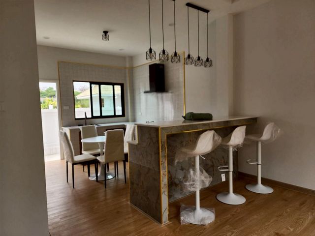 ประกาศฟรี! ซื้อ-ขาย-เช่า คอนโด บ้าน ทาวน์โฮม ที่ดิน และพื้นที่เชิงพาณิชย์ทั่วประเทศไทย ทุกทำเล ทุกงบประมาณ ไม่มีค่าใช้จ่าย ลงง่าย ขายไว เข้าถึงผู้ซื้อโดยตรง 4 237540pic3.jpg