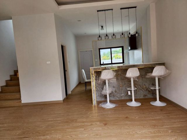 ประกาศฟรี! ซื้อ-ขาย-เช่า คอนโด บ้าน ทาวน์โฮม ที่ดิน และพื้นที่เชิงพาณิชย์ทั่วประเทศไทย ทุกทำเล ทุกงบประมาณ ไม่มีค่าใช้จ่าย ลงง่าย ขายไว เข้าถึงผู้ซื้อโดยตรง 5 237540pic4.jpg