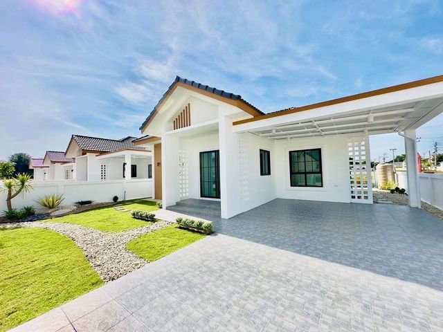 ประกาศฟรี! ซื้อ-ขาย-เช่า คอนโด บ้าน ทาวน์โฮม ที่ดิน และพื้นที่เชิงพาณิชย์ทั่วประเทศไทย ทุกทำเล ทุกงบประมาณ ไม่มีค่าใช้จ่าย ลงง่าย ขายไว เข้าถึงผู้ซื้อโดยตรง 3 237536pic2.jpg