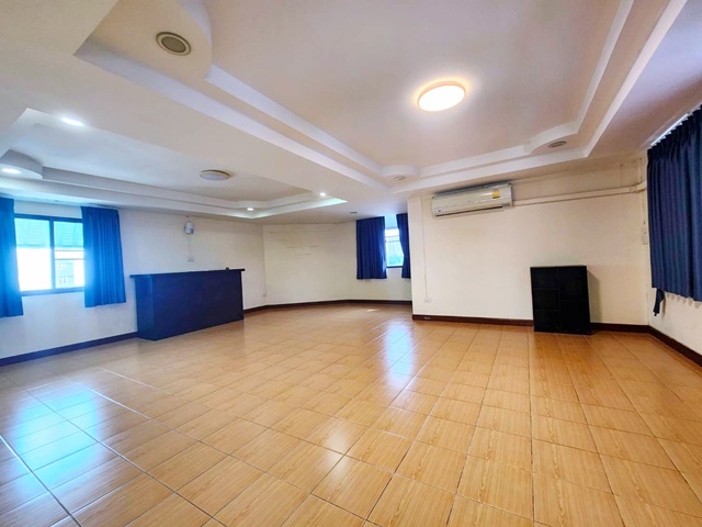 ประกาศฟรี! ซื้อ-ขาย-เช่า คอนโด บ้าน ทาวน์โฮม ที่ดิน และพื้นที่เชิงพาณิชย์ทั่วประเทศไทย ทุกทำเล ทุกงบประมาณ ไม่มีค่าใช้จ่าย ลงง่าย ขายไว เข้าถึงผู้ซื้อโดยตรง 4 308666pic3.jpg