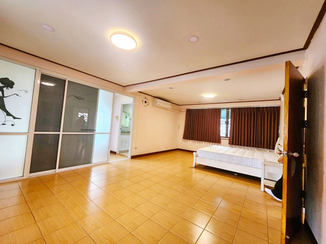 ประกาศฟรี! ซื้อ-ขาย-เช่า คอนโด บ้าน ทาวน์โฮม ที่ดิน และพื้นที่เชิงพาณิชย์ทั่วประเทศไทย ทุกทำเล ทุกงบประมาณ ไม่มีค่าใช้จ่าย ลงง่าย ขายไว เข้าถึงผู้ซื้อโดยตรง 5 308666pic4.jpg