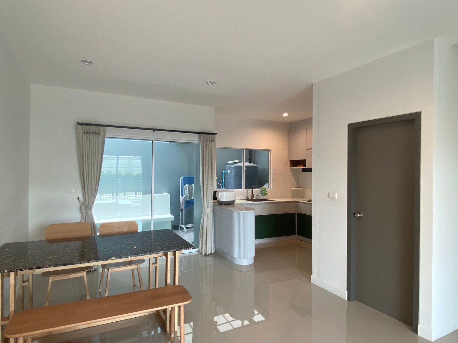 ประกาศฟรี! ซื้อ-ขาย-เช่า คอนโด บ้าน ทาวน์โฮม ที่ดิน และพื้นที่เชิงพาณิชย์ทั่วประเทศไทย ทุกทำเล ทุกงบประมาณ ไม่มีค่าใช้จ่าย ลงง่าย ขายไว เข้าถึงผู้ซื้อโดยตรง 5 237545pic4.jpg