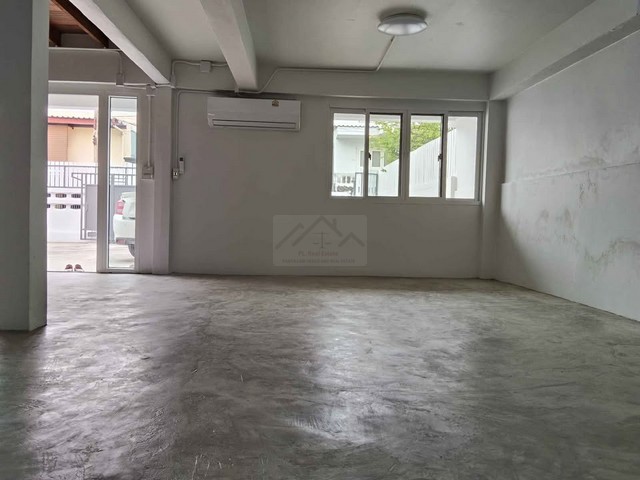 ประกาศฟรี! ซื้อ-ขาย-เช่า คอนโด บ้าน ทาวน์โฮม ที่ดิน และพื้นที่เชิงพาณิชย์ทั่วประเทศไทย ทุกทำเล ทุกงบประมาณ ไม่มีค่าใช้จ่าย ลงง่าย ขายไว เข้าถึงผู้ซื้อโดยตรง 4 503071pic3.jpg