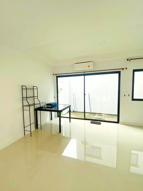 ประกาศฟรี! ซื้อ-ขาย-เช่า คอนโด บ้าน ทาวน์โฮม ที่ดิน และพื้นที่เชิงพาณิชย์ทั่วประเทศไทย ทุกทำเล ทุกงบประมาณ ไม่มีค่าใช้จ่าย ลงง่าย ขายไว เข้าถึงผู้ซื้อโดยตรง 3 237860pic2.jpg