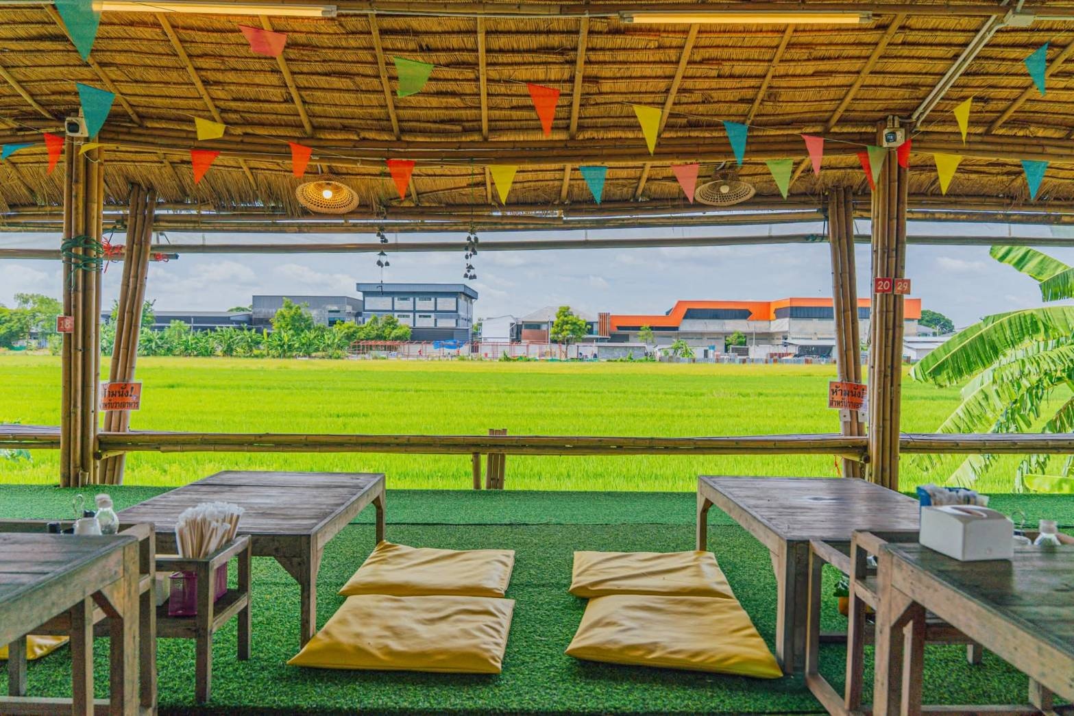 ประกาศฟรี! ซื้อ-ขาย-เช่า คอนโด บ้าน ทาวน์โฮม ที่ดิน และพื้นที่เชิงพาณิชย์ทั่วประเทศไทย ทุกทำเล ทุกงบประมาณ ไม่มีค่าใช้จ่าย ลงง่าย ขายไว เข้าถึงผู้ซื้อโดยตรง 4 238001pic3.jpg