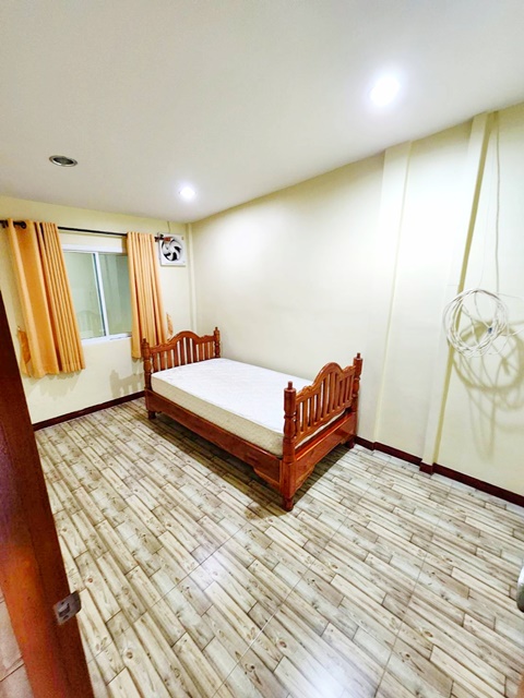 ประกาศฟรี! ซื้อ-ขาย-เช่า คอนโด บ้าน ทาวน์โฮม ที่ดิน และพื้นที่เชิงพาณิชย์ทั่วประเทศไทย ทุกทำเล ทุกงบประมาณ ไม่มีค่าใช้จ่าย ลงง่าย ขายไว เข้าถึงผู้ซื้อโดยตรง 5 238037pic4.jpg