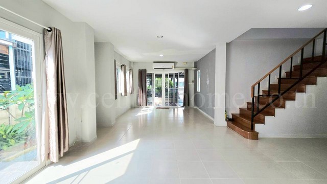 ประกาศฟรี! ซื้อ-ขาย-เช่า คอนโด บ้าน ทาวน์โฮม ที่ดิน และพื้นที่เชิงพาณิชย์ทั่วประเทศไทย ทุกทำเล ทุกงบประมาณ ไม่มีค่าใช้จ่าย ลงง่าย ขายไว เข้าถึงผู้ซื้อโดยตรง 5 292613pic4.jpg