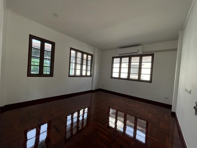 ประกาศฟรี! ซื้อ-ขาย-เช่า คอนโด บ้าน ทาวน์โฮม ที่ดิน และพื้นที่เชิงพาณิชย์ทั่วประเทศไทย ทุกทำเล ทุกงบประมาณ ไม่มีค่าใช้จ่าย ลงง่าย ขายไว เข้าถึงผู้ซื้อโดยตรง 4 505306pic3.jpg