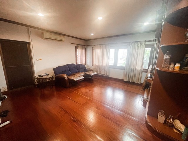 ประกาศฟรี! ซื้อ-ขาย-เช่า คอนโด บ้าน ทาวน์โฮม ที่ดิน และพื้นที่เชิงพาณิชย์ทั่วประเทศไทย ทุกทำเล ทุกงบประมาณ ไม่มีค่าใช้จ่าย ลงง่าย ขายไว เข้าถึงผู้ซื้อโดยตรง 5 505996pic4.jpg