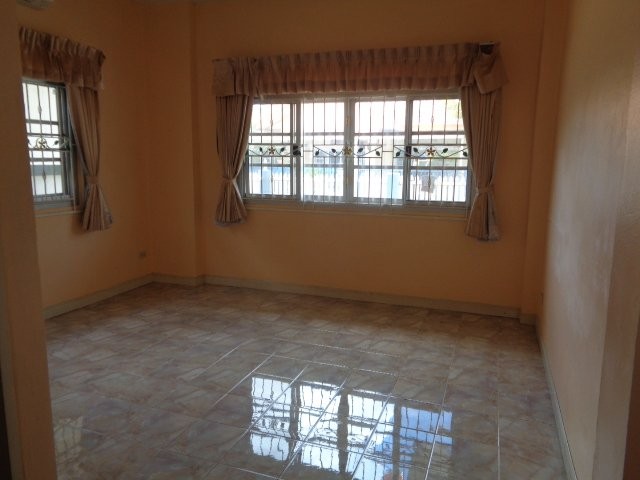 ประกาศฟรี! ซื้อ-ขาย-เช่า คอนโด บ้าน ทาวน์โฮม ที่ดิน และพื้นที่เชิงพาณิชย์ทั่วประเทศไทย ทุกทำเล ทุกงบประมาณ ไม่มีค่าใช้จ่าย ลงง่าย ขายไว เข้าถึงผู้ซื้อโดยตรง 4 218325pic3.jpg