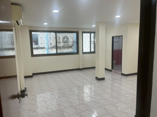 ประกาศฟรี! ซื้อ-ขาย-เช่า คอนโด บ้าน ทาวน์โฮม ที่ดิน และพื้นที่เชิงพาณิชย์ทั่วประเทศไทย ทุกทำเล ทุกงบประมาณ ไม่มีค่าใช้จ่าย ลงง่าย ขายไว เข้าถึงผู้ซื้อโดยตรง 5 309294pic4.jpg