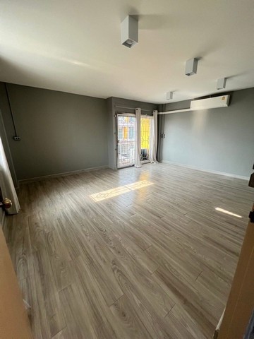 ประกาศฟรี! ซื้อ-ขาย-เช่า คอนโด บ้าน ทาวน์โฮม ที่ดิน และพื้นที่เชิงพาณิชย์ทั่วประเทศไทย ทุกทำเล ทุกงบประมาณ ไม่มีค่าใช้จ่าย ลงง่าย ขายไว เข้าถึงผู้ซื้อโดยตรง 5 506112pic4.jpg