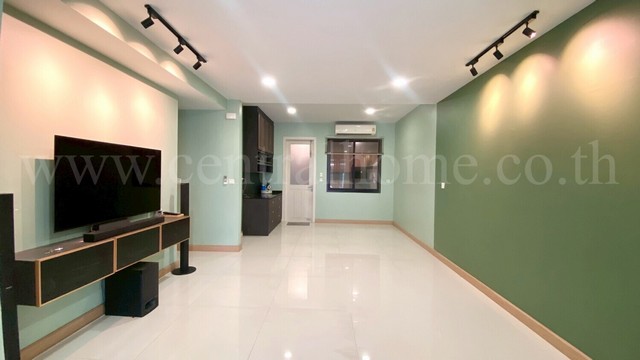 ประกาศฟรี! ซื้อ-ขาย-เช่า คอนโด บ้าน ทาวน์โฮม ที่ดิน และพื้นที่เชิงพาณิชย์ทั่วประเทศไทย ทุกทำเล ทุกงบประมาณ ไม่มีค่าใช้จ่าย ลงง่าย ขายไว เข้าถึงผู้ซื้อโดยตรง 3 234083pic2.jpg