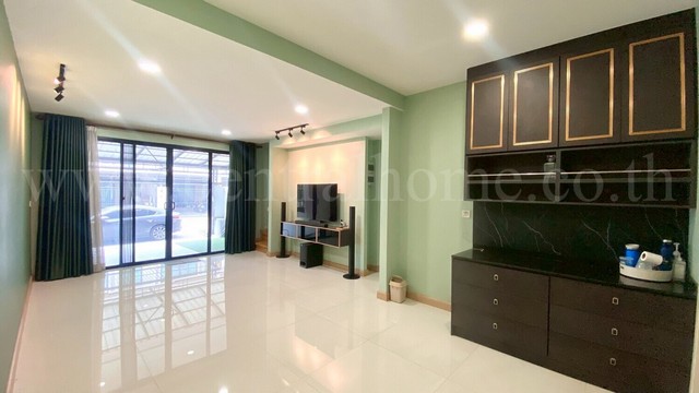 ประกาศฟรี! ซื้อ-ขาย-เช่า คอนโด บ้าน ทาวน์โฮม ที่ดิน และพื้นที่เชิงพาณิชย์ทั่วประเทศไทย ทุกทำเล ทุกงบประมาณ ไม่มีค่าใช้จ่าย ลงง่าย ขายไว เข้าถึงผู้ซื้อโดยตรง 4 234083pic3.jpg