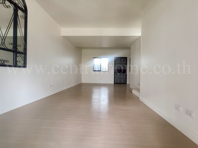 ประกาศฟรี! ซื้อ-ขาย-เช่า คอนโด บ้าน ทาวน์โฮม ที่ดิน และพื้นที่เชิงพาณิชย์ทั่วประเทศไทย ทุกทำเล ทุกงบประมาณ ไม่มีค่าใช้จ่าย ลงง่าย ขายไว เข้าถึงผู้ซื้อโดยตรง 4 192741pic3.jpg